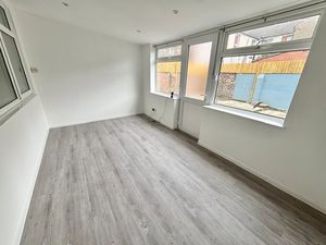 Garden room - click for photo gallery
